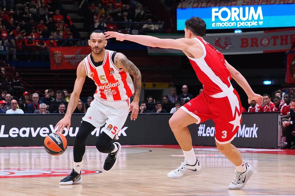 Adam Hanga na utakmici Olimpije Milano i Crvene zvezde