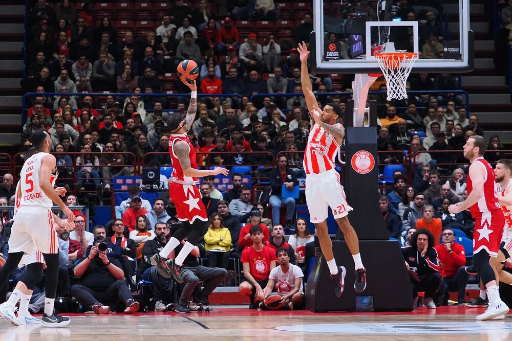 Šabaz Nejpir pogađa preko Džoela Bolomboja