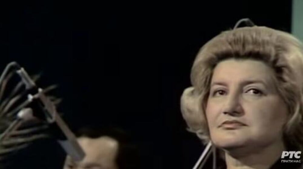 Preminula je 11. oktobra 2011. godine u 84. godini