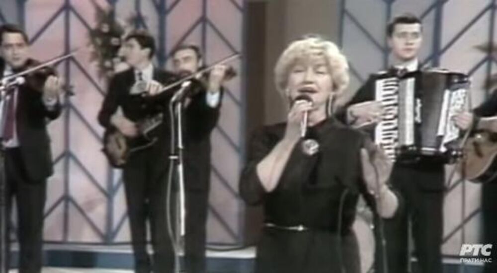 Sa dolaskom rata devedesetih, došao je kraj velike karijere Nade Mamule