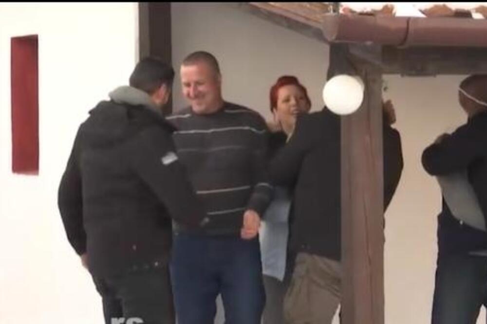 HEROJ SA KOŠARA NIJE SAM! Goran posle 25 godina sreo svoje SABORCE sa BRANIKA OTADŽBINE, a stigla je i POMOĆ (FOTO)