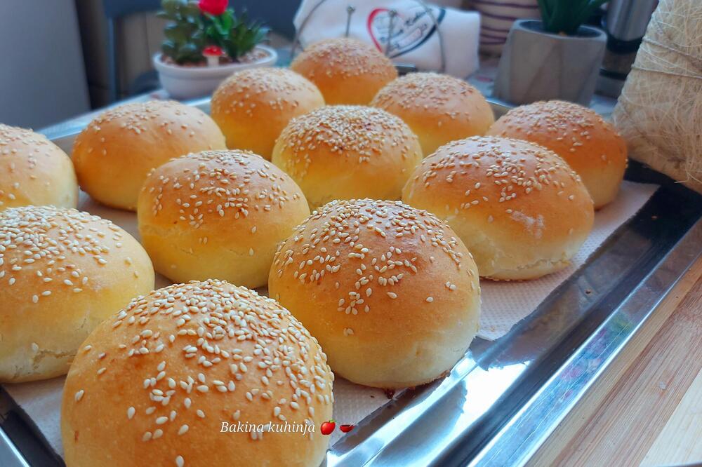 LAKO JE PORUČITI BURGERE ALI NAPRAVITI OVAKVE JE PRAVO UMEĆE: Ovaj RECEPT će vas naterati da ih spremate SVAKI DAN