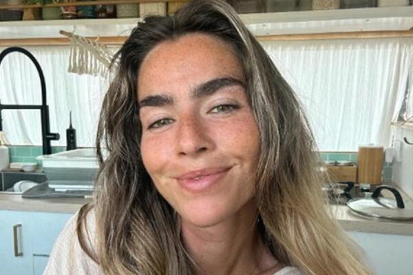 REKLA ŠTA ŽENE NE MOGU BEZ MUŠKARACA PA RAZBESNELA CELU ZEMLJU: Influenserka RAZAPETA zbog tvrdnje, PLJUŠTE OSUDE