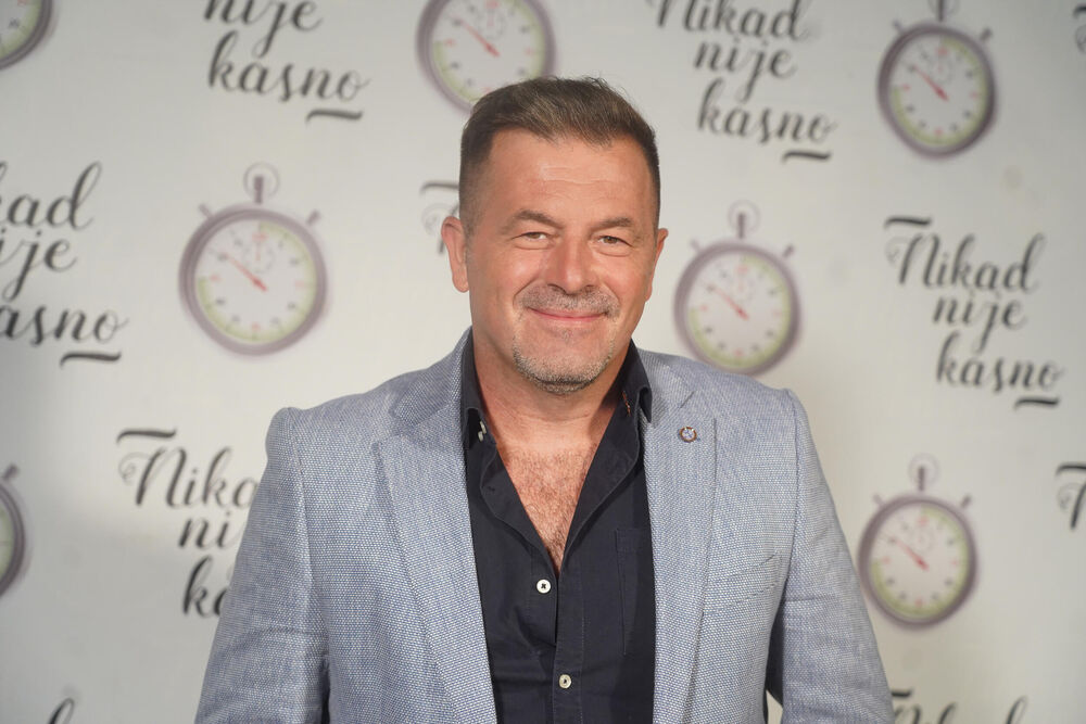 Poznati je srpski tekstopisac, kompozitor i producent