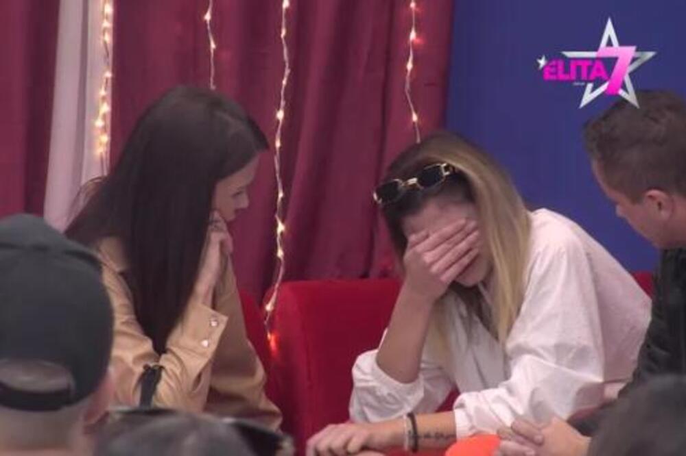 "RODILA SAM MONSTRUMA, A TO NISAM VIDELA" Reči Aleksandre Šparavalo SEKU KAO MAČ, ne želi ni da čuje sa ĆERKU