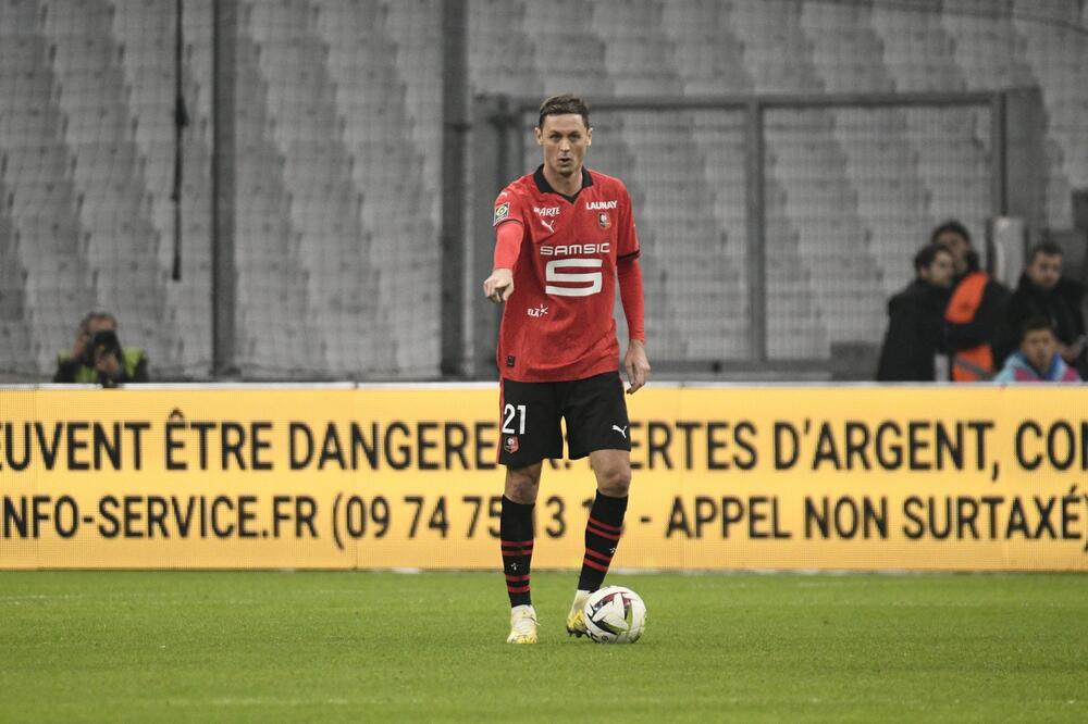 MATIĆ NIJE ZATVORIO VRATA SRPSKIM FUDBALERIMA! Povremeni reprezentativac napušta šampiona i dolazi u Ren? (FOTO)