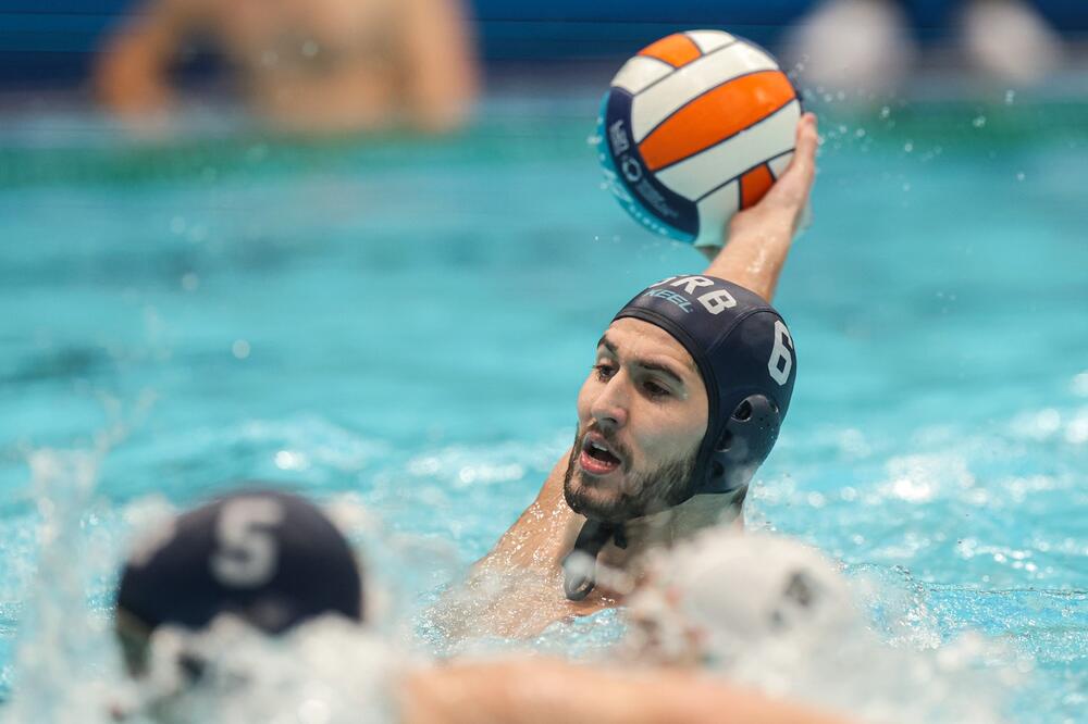TRAGIČAR SRBIJE LJUBI NAŠU OSVAJAČICU MEDALJA NA OI! Lepotica mu nije iskliznula kao lopta (FOTO)