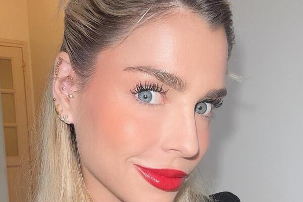 "JA SAM DETE KOJE JE RODILA SUROGAT MAJKA, TU PRAKSU TREBA ZABRANITI!" Objasnila šta joj je bilo NAJGORE OD SVEGA