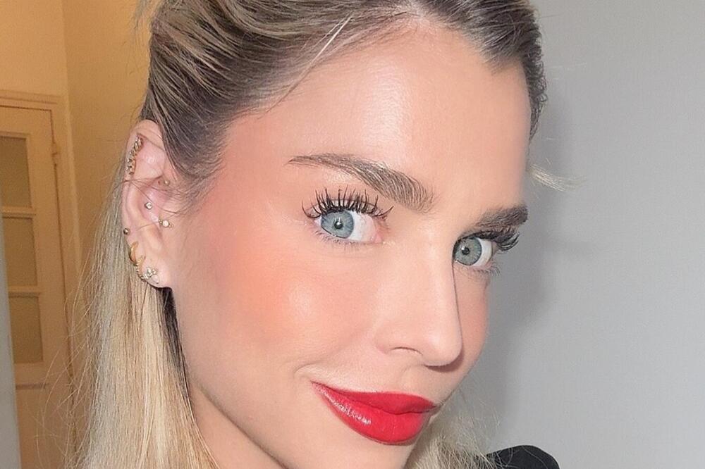 "JA SAM DETE KOJE JE RODILA SUROGAT MAJKA, TU PRAKSU TREBA ZABRANITI!" Objasnila šta joj je bilo NAJGORE OD SVEGA