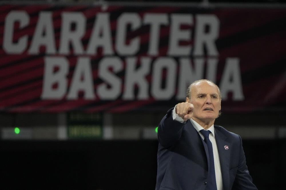 DVOCIFRENI SRBI NISU POKVARILI IVANOVIĆU JUBILEJ! Baskonija na +11 protiv Olimpijakosa (VIDEO/FOTO)