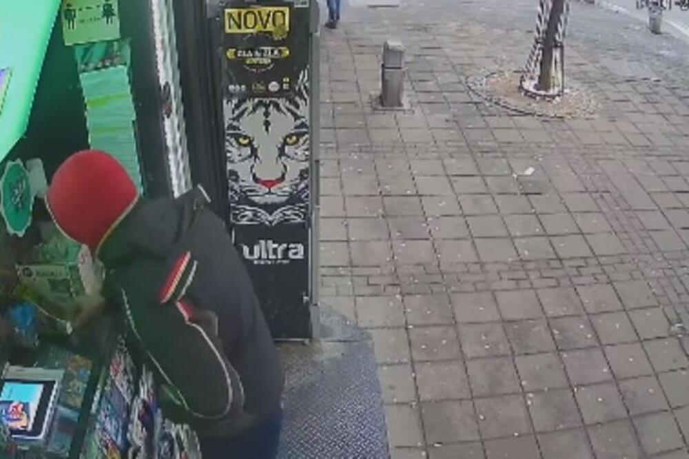 MUŠKARAC NAOČIGLED RADNICE ODNEO NOVAC KOJI JE NAMENJEN UGROŽENIM PORODICAMA: Sramna krađa na Vračaru (VIDEO)