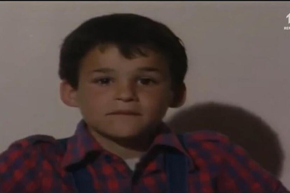 DA LI BISTE VI OVO REKLI RODITELJIMA DA SU VAS OSTAVILI? Mali Boris RASPLAKAO NACIJU, ovo ne može svako da POGLEDA