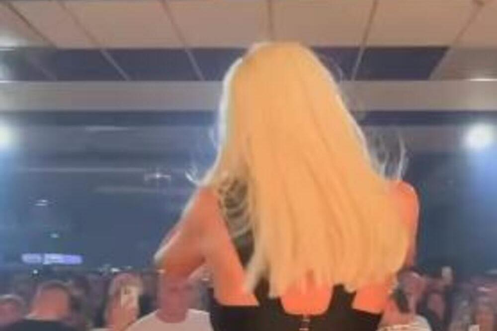 ONO ŠTO KARLEUŠI POKRIVA INTIMU, NE MOŽE NI DA SE NAZOVE GARDEROBOM! BUKVALNO GOLA DOŠLA U PARAĆIN: Alal joj vera