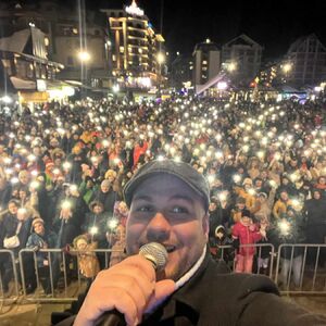 "BAJAT HLEB MI SE ZAPALIO OD PODGREVANJA" Strašna ispovest našeg omiljenog pevača: "JEO SAM OSTATKE TUĐEG SENDVIČA"