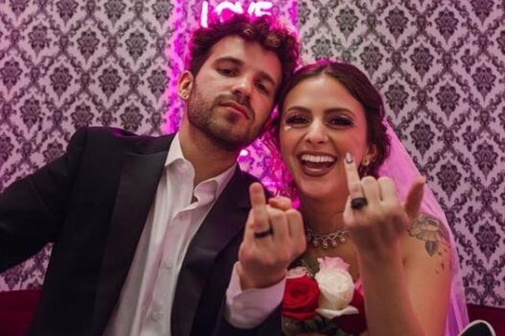 NAŠALILI SE DA ĆE SE VENČATI, A ONDA JE SVE POSTALA STVARNOST: Ljudi ŠOKIRANO komentarišu (FOTO)