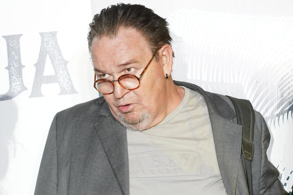 DECA BANETA VIDAKOVIĆA ŽIVE DALEKO OD SRBIJE, A EVO ČIME SE BAVE: Ćerka mu je PRAVA LEPOTICA, svi joj se DIVE