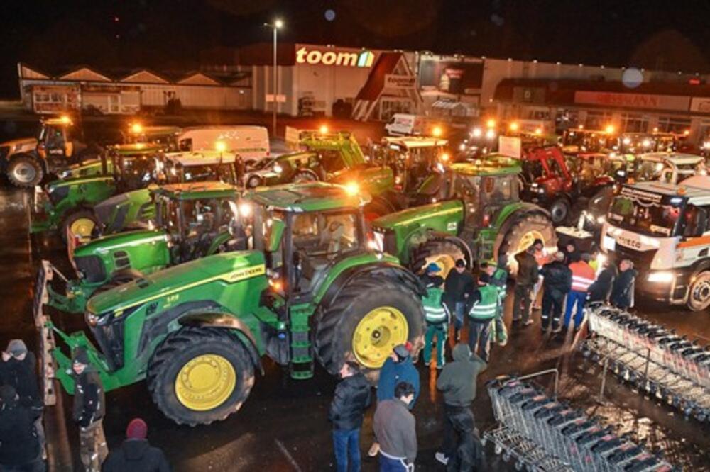 TRAKTORI STIŽU U BERLIN, SPREMA SE HAOS? Nemački paori naoštrili zube protiv Šolca, ZATVOREN CENTAR GRADA!