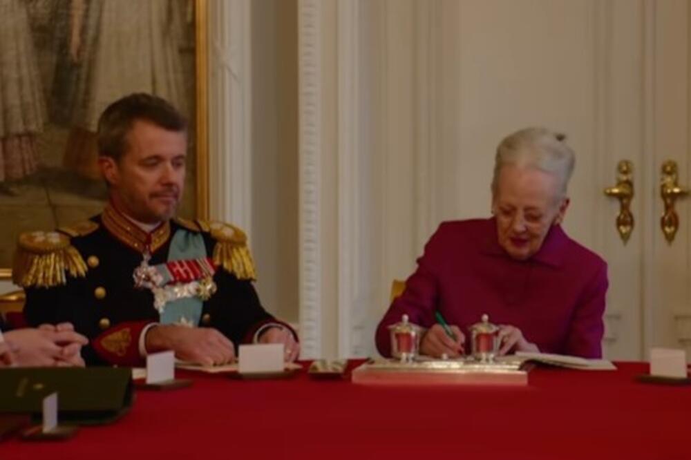 POTPISALA ABDIKACIJU, PA ZAPLAKALA IZ DNA DUŠE: Kad je izgovorila OVE REČI svima su se SUZE SLILE NIZ LICE (VIDEO)