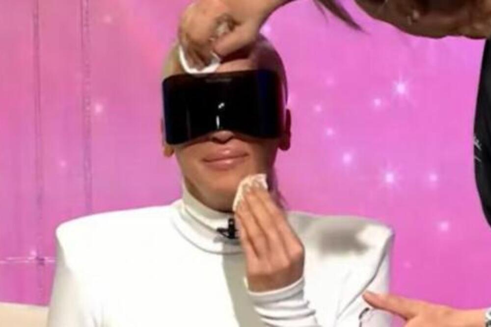 OVAJ MUŠKARAC ZABIO JE NOŽ U LEĐA JELENI KARLEUŠI: Niko nije OČEKIVAO, puklo kao GROM iz vedra neba