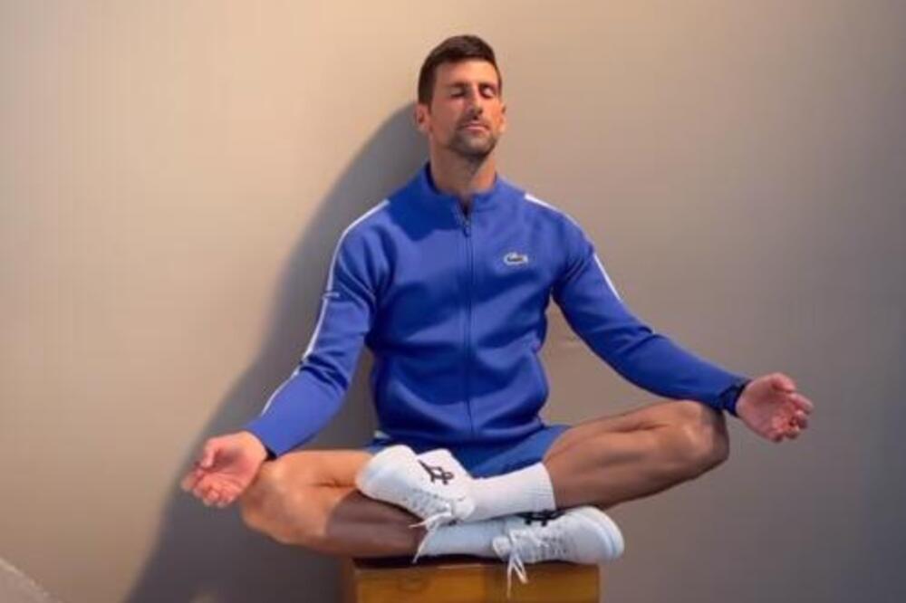 EVO GDE SE NOVAK ODMARA! Isplivala fotka prvog reketa sveta (FOTO)