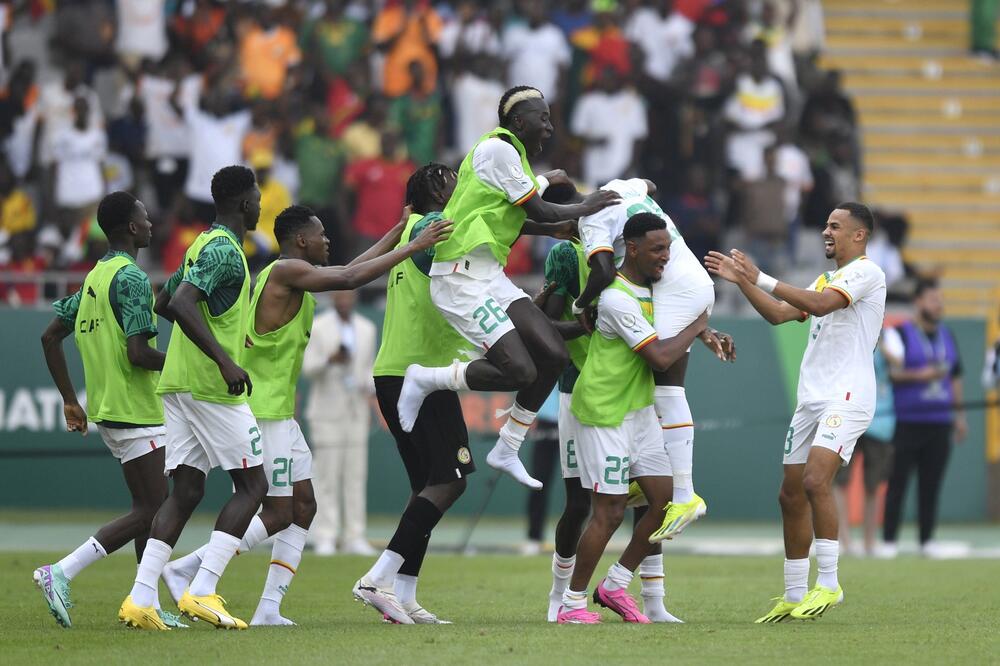 SENEGAL POKAZAO GAMBIJI ZAŠTO JE ŠAMPION! Branilac titule slavio na krilima dvostrukog strelca (FOTO)