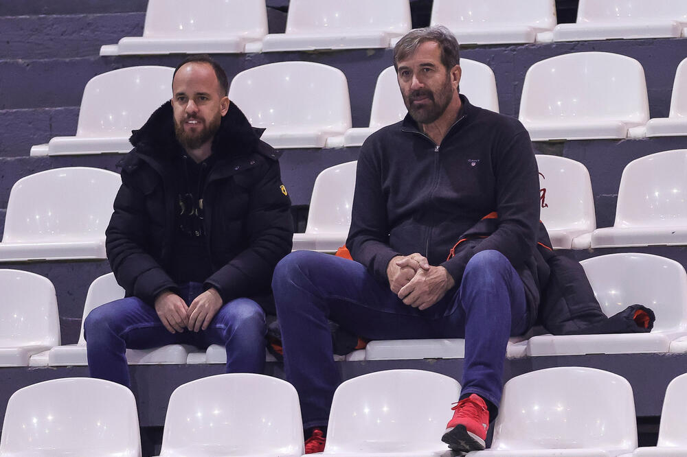 "IZGLEDAJU KAO DEČICA KAD IDU U ŠKOLU, DVA PO DVA!" Legendarni Vujović brutalno prozvao rukometaše Srbije