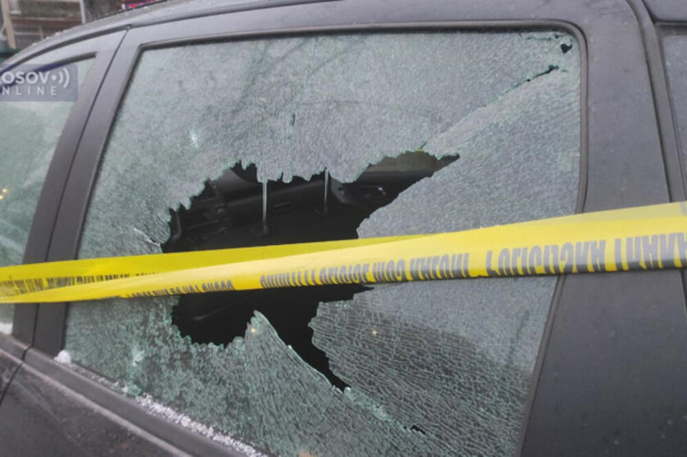 PRVI SNIMAK NAKON EKSPLOZIJE U SEVERNOJ MITROVICI: Oštećeno VIŠE AUTOMOBILA, otkriveni NOVI DETALJI! (VIDEO)