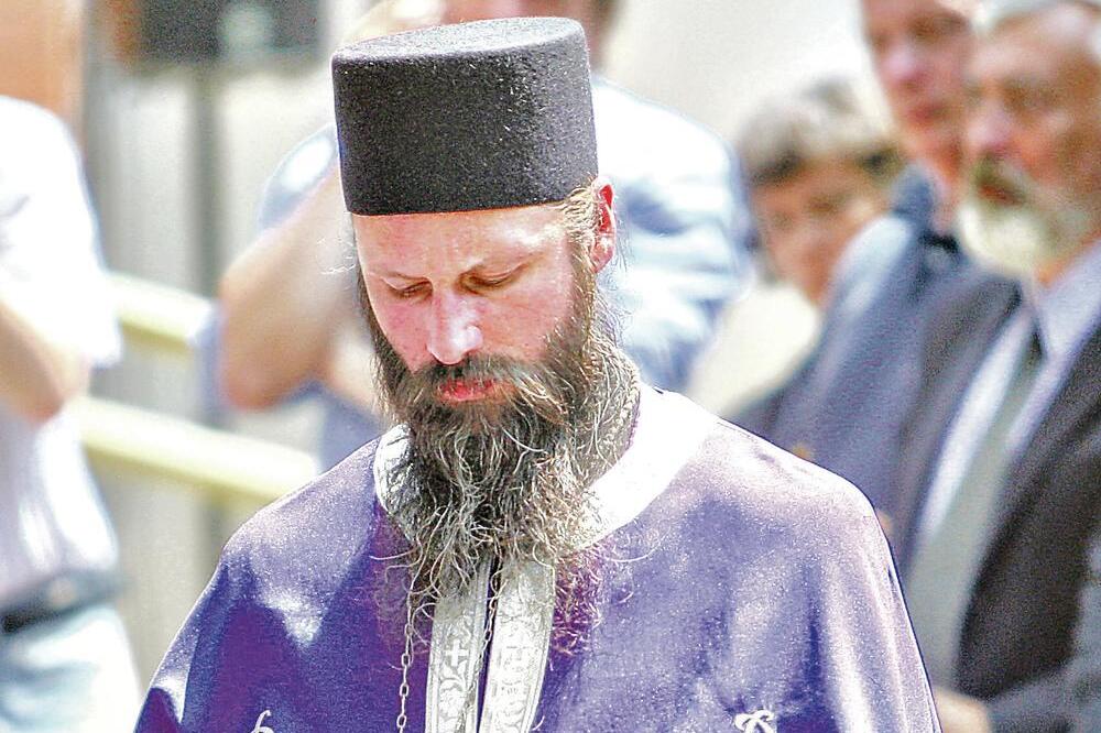 U JUGI SU GA ŽENE OBOŽAVALE, A ON JE IZABRAO BOŽIJI POZIV: Rasto se ZAMONAŠIO i sada živi POTPUNO DRUGAČIJE