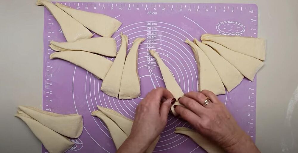 Obliovanje cvetne pogače