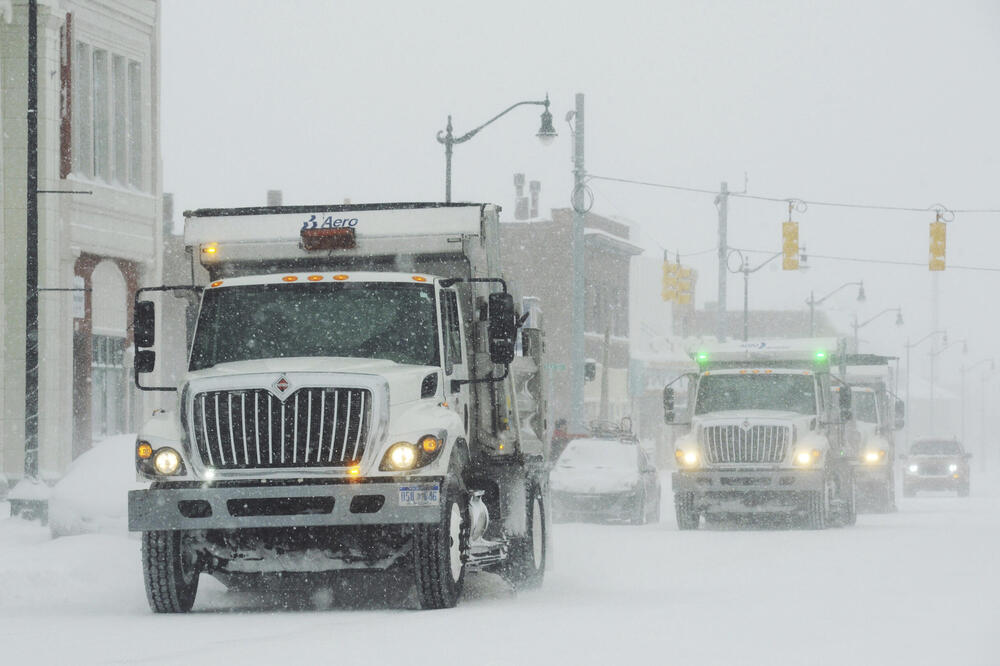 Amerika u šoku i panici, polarni udari širom zemlje! Temperature se spustile do -35 stepeni, okovani ledom (VIDEO)
