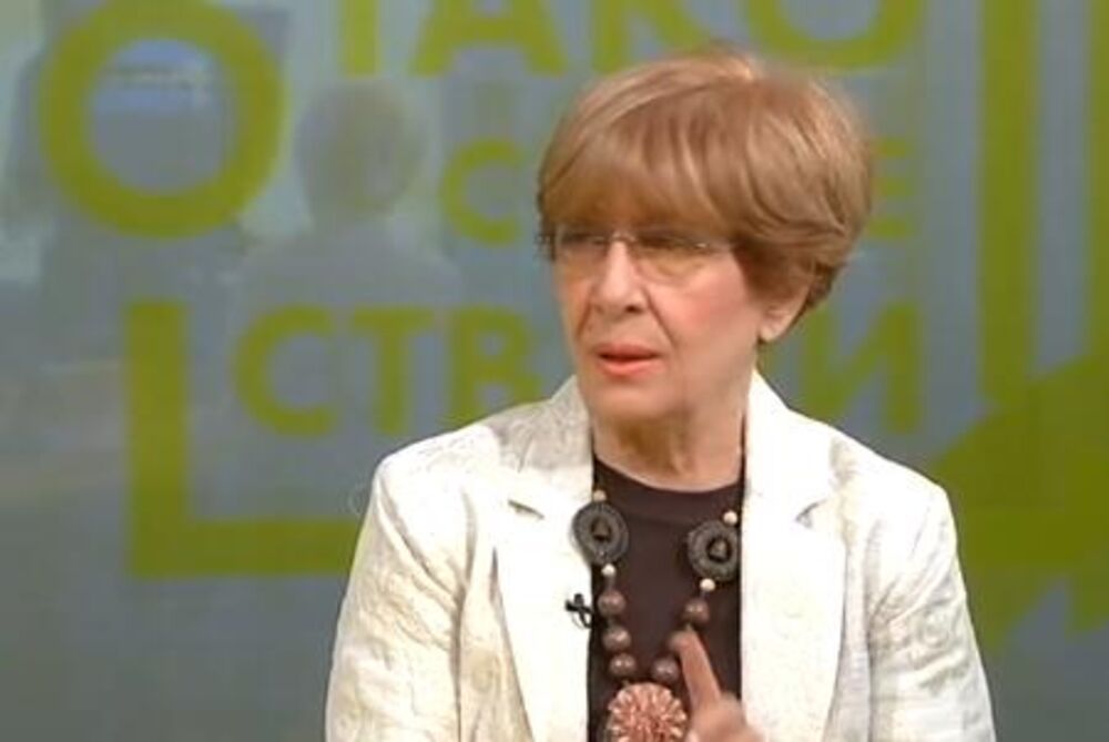 Danka Novović  se pre voditeljstva bavila pevanjem