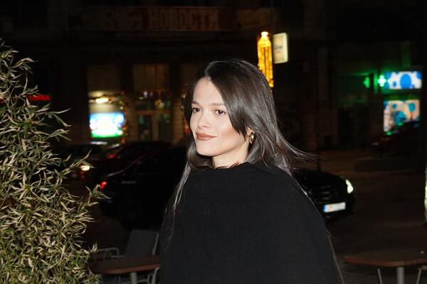 BJELINA ĆERKA JE PRAVA BOGINJA LEPOTE, SINOĆ SU BEOGRAĐANI BRUJALI O NJOJ: Ovako nešto se ne viđa SVAKI DAN