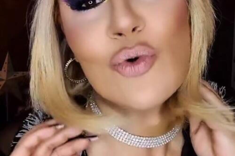 VRELA APOTEKARKA OPET "IZGRMELA": Ana se UVIJALA u RITMU Prijovićkinog HITA, SEVALO na SVE STRANE! (VIDEO)