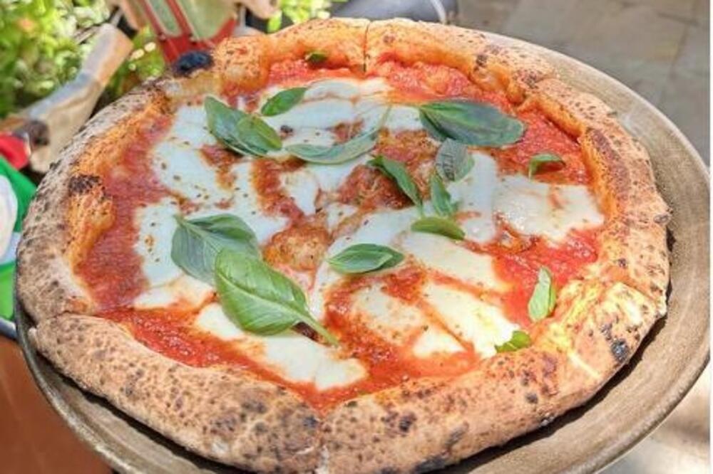 ITALIJANSKI KUVAR OTKRIO TAJNU NAJBOLJEG TESTA ZA PICU: Dodajte OVO i sredina će biti HRSKAVA, a korice PREUKUSNE