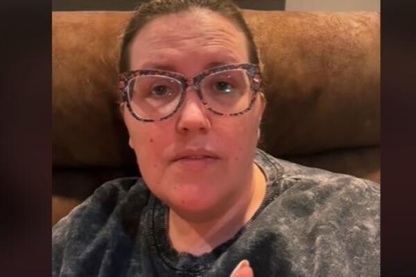 DEČKO JU JE POLJUBIO, PA OTIŠAO U PRODAVNICU: 2 sata kasnije joj je stigla poruka zbog koje se zaledila