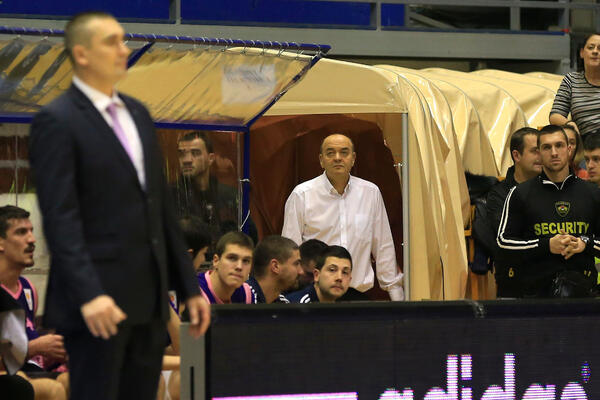 VUJOŠEVIĆ SE "SLOMIO" U PROGRAMU UŽIVO: Nije mogao da se suzdrži kada se setio OVIH REČI...