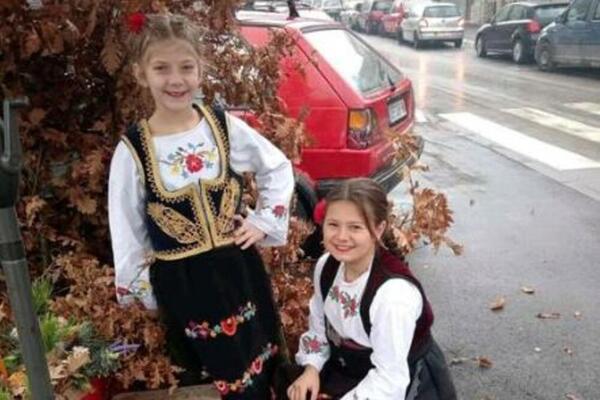 DEVOJČICE IZ UŽICA PRODAVALE BADNJAKE I SKUPILE NEVEROVATNU SUMU: Odmah sve pare uplatile za JELENINO LEČENJE