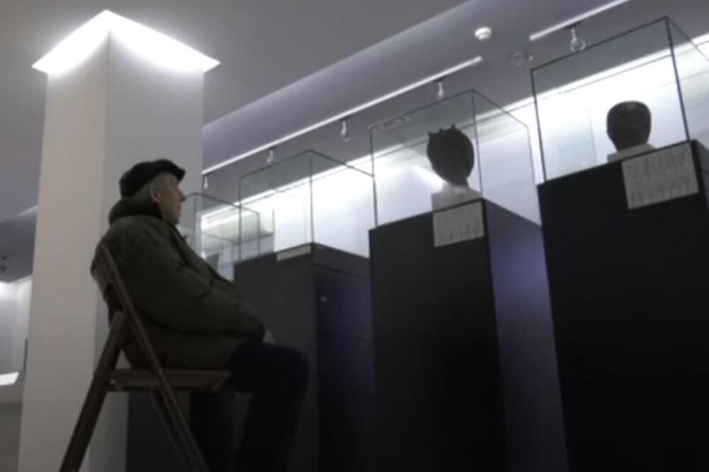 JOVAN JE PRE 60 GODINA NA NJIVI ISKOPAO STATUU CARICE TEODORE: Svi su govorili da je BEZVREDNA, a onda otkrio OVO!