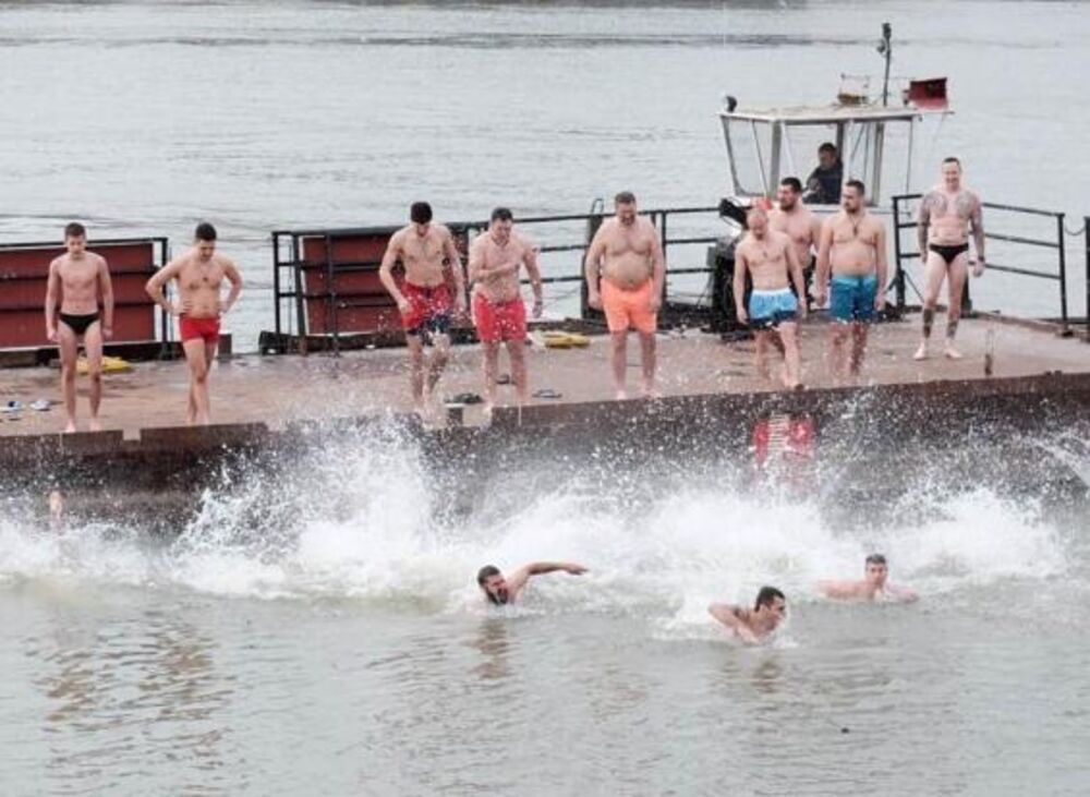 Plivanje za Časni krst