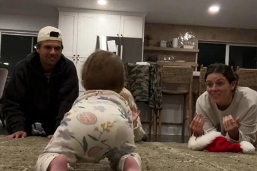 BEBA POKAZALA KOJEG RODITELJA VIŠE VOLI, ONI OSTALI U ŠOKU: Onda je njena sestra URADILA OVO i sve se PROMENILO