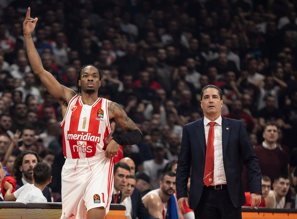 Džavonte Smart i Janis Sferopulos na meču u okviru 22. kola Evrolige između Crvene zvezde i Baskonije u 'Štark areni'