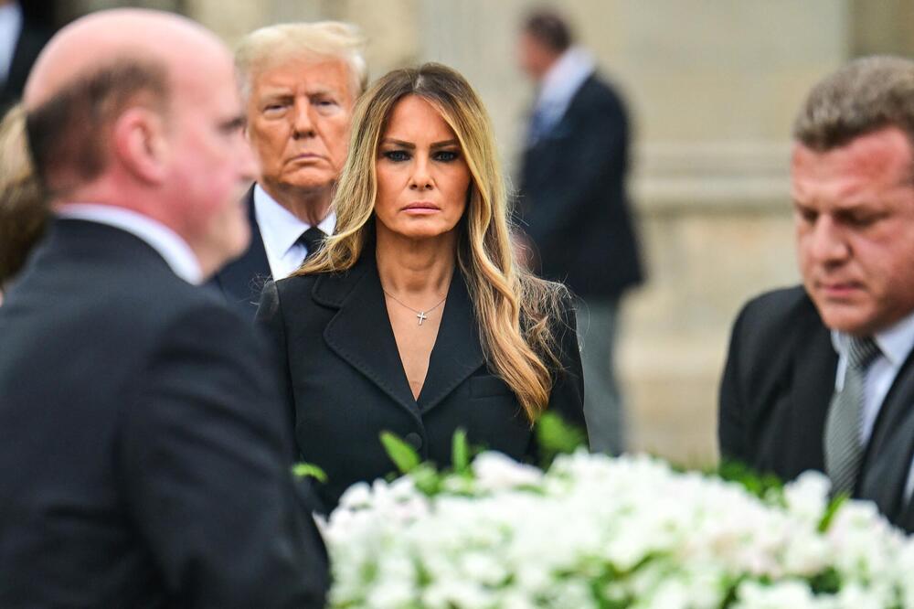 MELANIJA TRAMP SAHRANILA MAJKU: Donald se zbog pokojne tašte ŽESTOKO POSVAĐAO sa sudijom