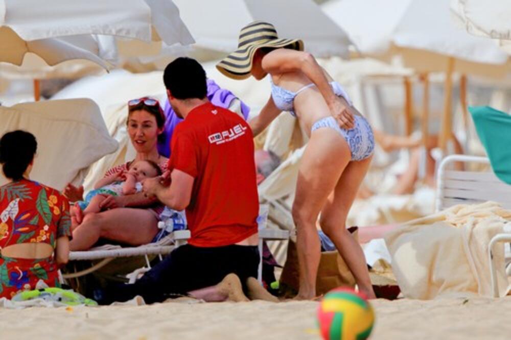 OTKRILA KAKO JOJ IZGLEDAJU INTIMNI ODNOSI u 72, PA OPISALA ŠTA RADI MUŽU GOLA: Tvrdi da tako KRV BRZO dopre do...