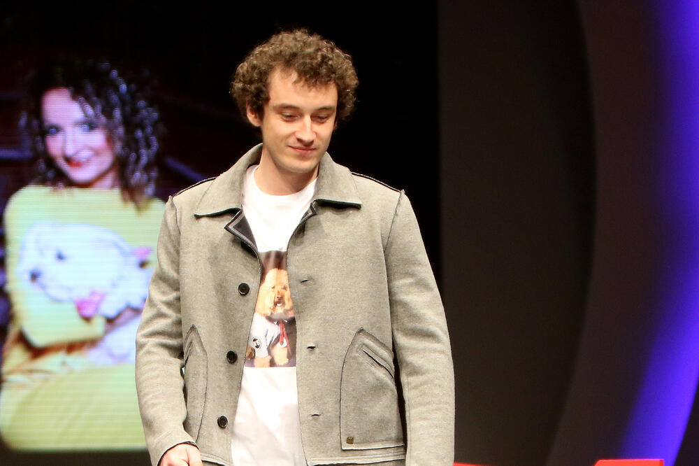 PREMINUO OTAC NAŠEG POZNATOG GLUMCA: Njegov život obeležila je VELIKA TRAGEDIJA