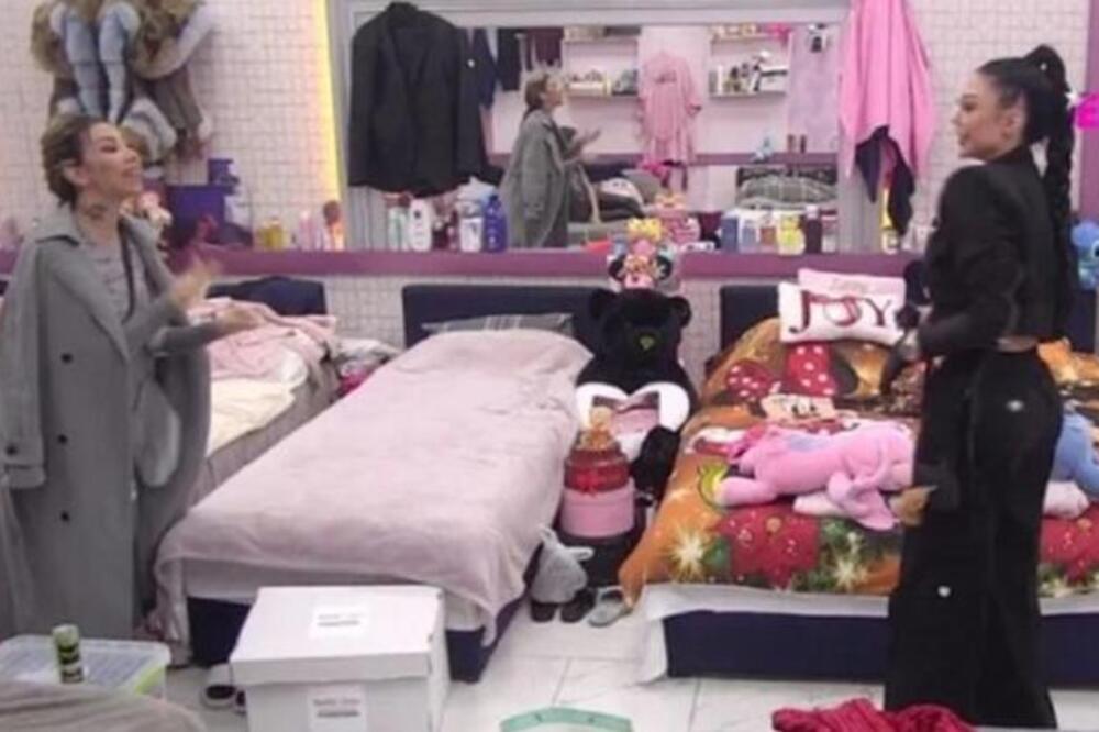 PALE TEŠKE REČI U ELITI! Maja i Aneli ŽESTOKO ZARATILE, pa se DOTAKLE trudne Aleksandre, sve PUCALO