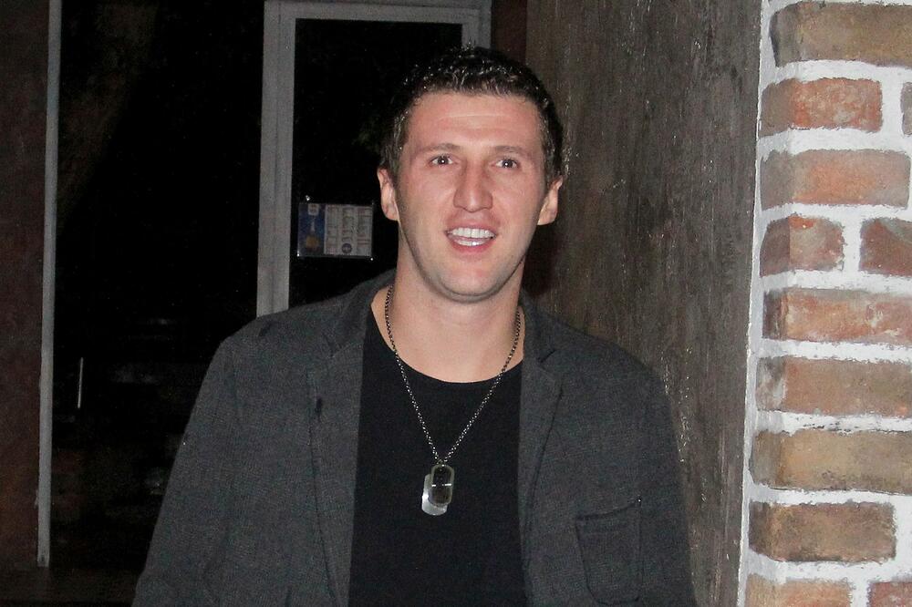 ISPLIVALI DETALJI O MILOŠU RADOVANOVIĆU KOJE SIGURNO NISTE ZNALI: Pre nego što se oženio bio je sa OVOM PEVAČICOM