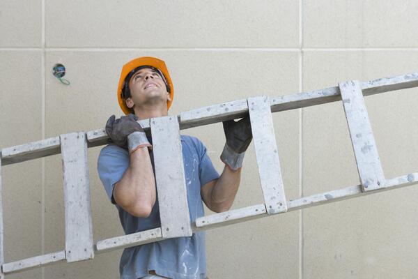 SIGURAN PUT DO VRHA: Odaberite merdevine koje će vam olakšati posao i priuštiti stabilnost i kvalitet!