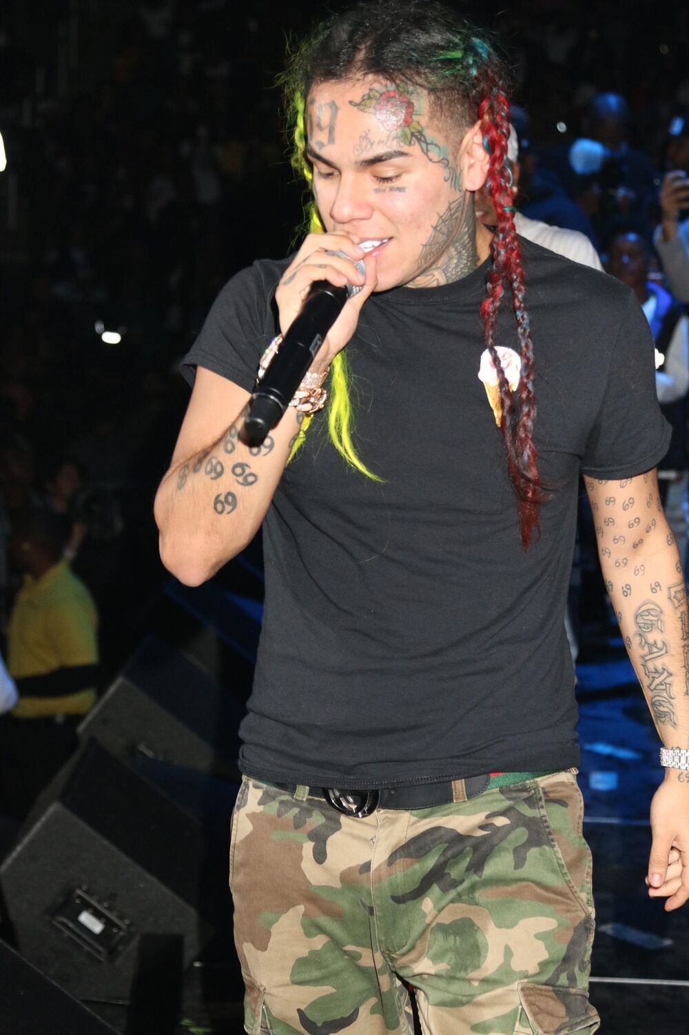 i ranije bio optužen u SAD-u za nasilje