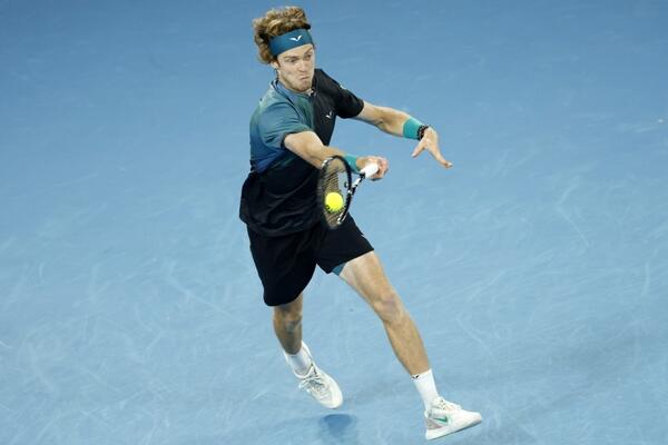 RUBLJOV IZBACIO AMERIKANCA ZA OSMINU FINALA! Sledi meč protiv domaćeg tenisera (VIDEO)