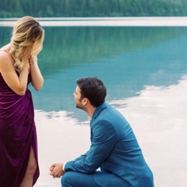 Kleknuo je ispred nje i zaprosio je: Umesto prstena izvadio je ovo, o njenoj šok reakciji se još priča (FOTO)